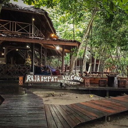 Raja Ampat Dive Resort Tapokreng Kültér fotó