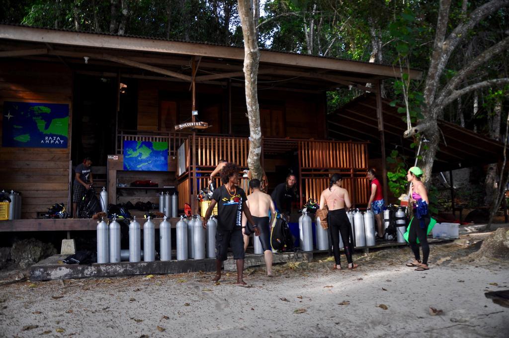 Raja Ampat Dive Resort Tapokreng Kültér fotó