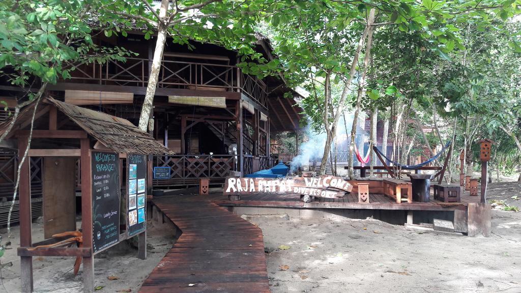 Raja Ampat Dive Resort Tapokreng Kültér fotó