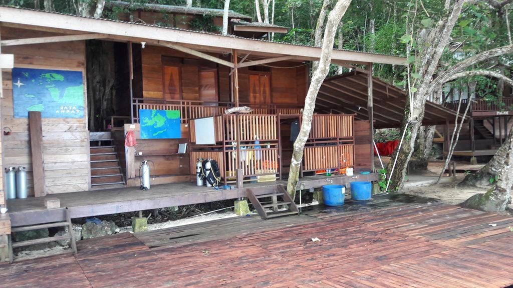 Raja Ampat Dive Resort Tapokreng Kültér fotó