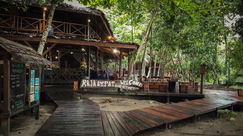 Raja Ampat Dive Resort Tapokreng Kültér fotó