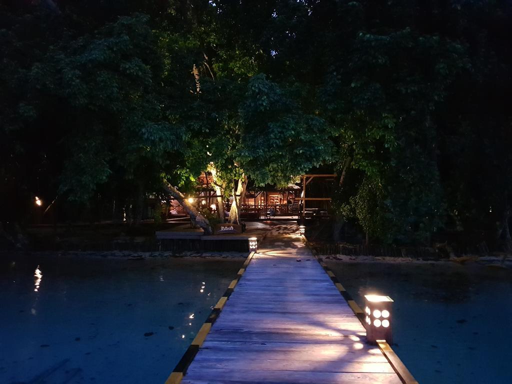 Raja Ampat Dive Resort Tapokreng Kültér fotó